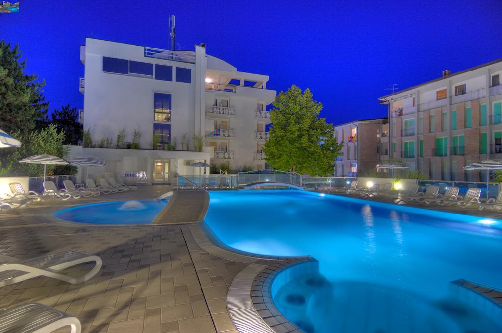Hotel Firenze Bibione Eksteriør bilde